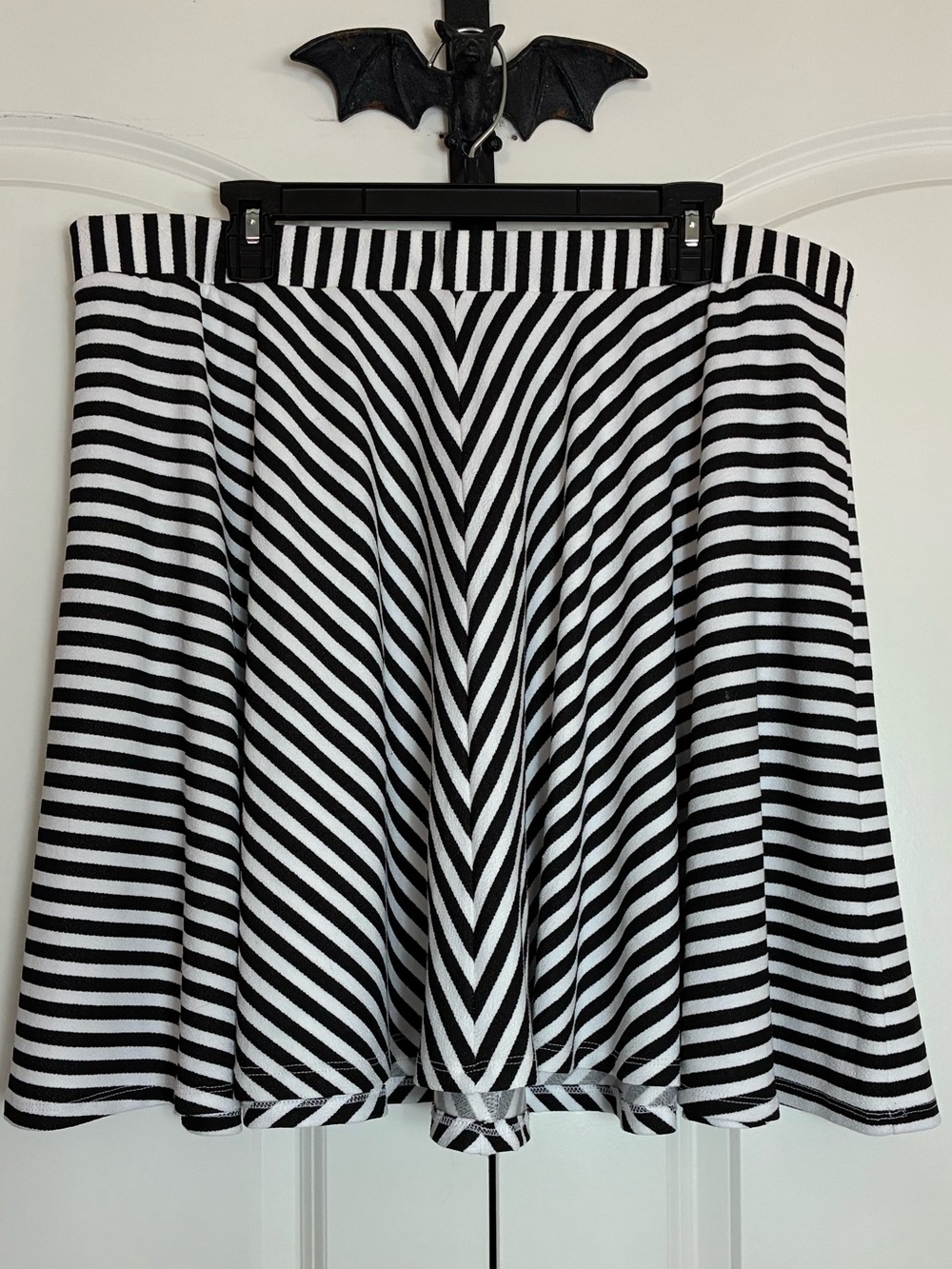 Torrid Black & White Stripe Skater Mini Skirt Stretchy Size 2X